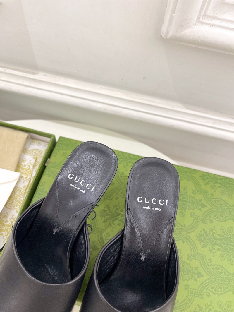 Gucci Flat Shoes